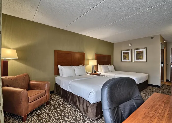 Clarion Inn & Suites - University Area