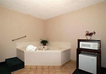 Clarion & - Area Hotel Cortland